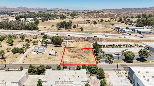 Detail Gallery Image 6 of 11 For 18175 Collier, Lake Elsinore,  CA 92530 - – Beds | – Baths