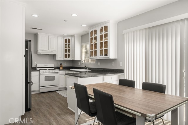 Detail Gallery Image 16 of 36 For 418 E Olive #B, Monrovia,  CA 91016 - 3 Beds | 2/1 Baths