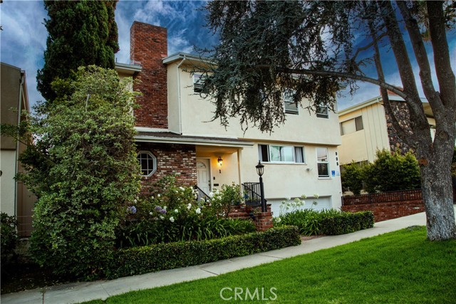 908 15th Street, Santa Monica CA: https://media.crmls.org/medias/2132b6e1-aaa6-44c0-a1fc-c96928929c90.jpg