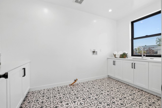 Detail Gallery Image 39 of 50 For 11221 Davenport Rd, Rossmoor,  CA 90720 - 5 Beds | 6 Baths