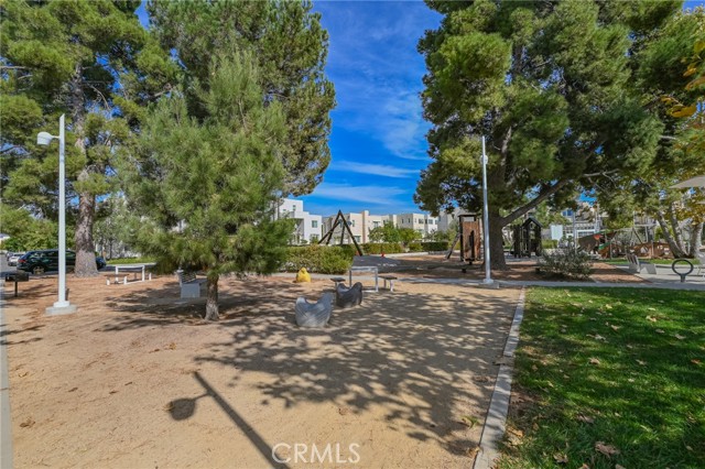 727 Beacon, Irvine CA: https://media.crmls.org/medias/2133a6a4-39e9-4e66-a1bf-c897494d0bcc.jpg