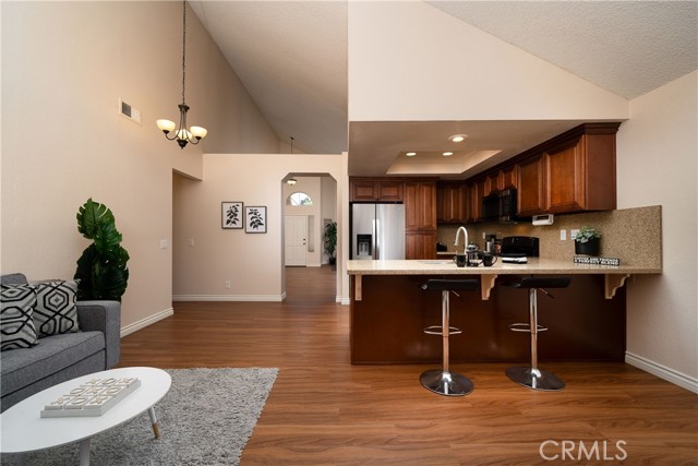 Detail Gallery Image 12 of 36 For 957 Stonehenge Cir, Corona,  CA 92881 - 3 Beds | 2 Baths