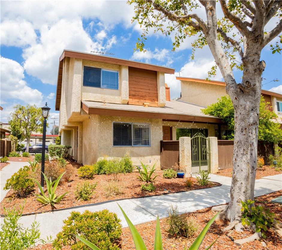 8435 Columbus Avenue 12, North Hills, CA 91343