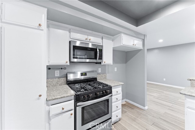 83 Weepingwood, Irvine CA: https://media.crmls.org/medias/21350b2b-72af-4728-a209-c8f95904a4fd.jpg
