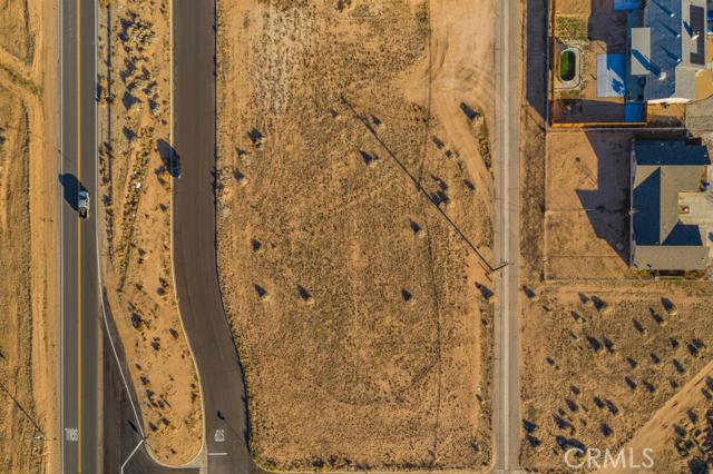 706 Outer Hwy 18 S, Apple Valley CA: https://media.crmls.org/medias/213565b4-89b6-422c-adfb-109ea852b528.jpg