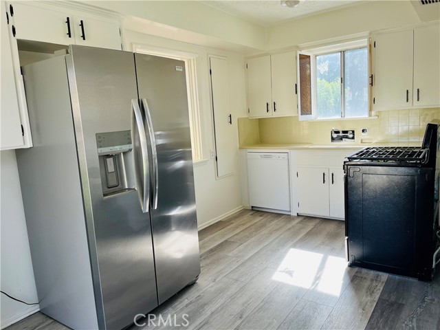 Detail Gallery Image 22 of 23 For 18829 Martha, Tarzana,  CA 91356 - 2 Beds | 1 Baths