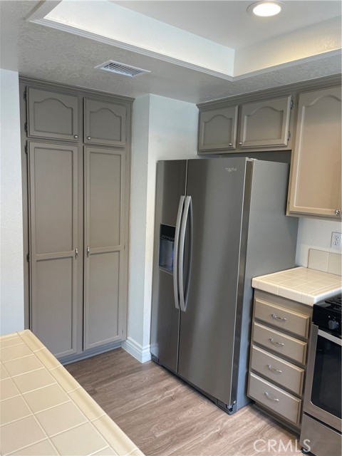 Detail Gallery Image 7 of 21 For 2374 Paseo Circulo, Tustin,  CA 92782 - 2 Beds | 2 Baths
