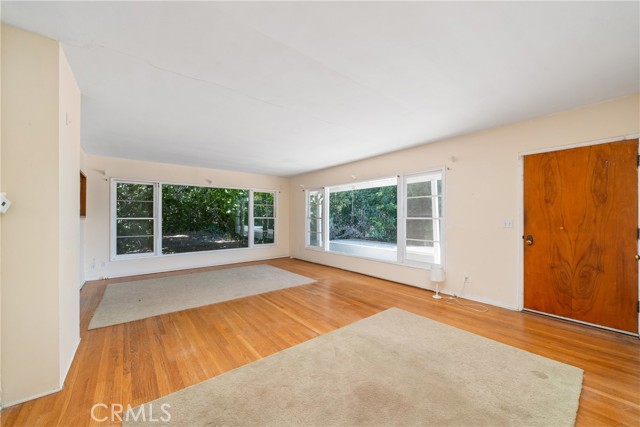 12852 Fairhaven, Santa Ana CA: https://media.crmls.org/medias/21361bf6-f36d-46c5-b9c9-83295b433356.jpg