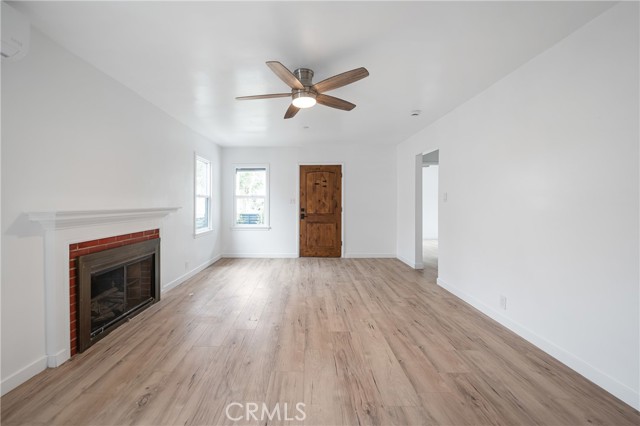 3301 Obama Boulevard, Los Angeles CA: https://media.crmls.org/medias/213648c9-f05e-4a9e-80e1-2cbe7f362fa5.jpg