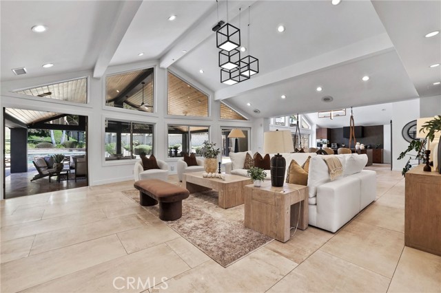 Detail Gallery Image 33 of 75 For 10372 Crawford Canyon Rd, Santa Ana,  CA 92705 - 5 Beds | 7/1 Baths