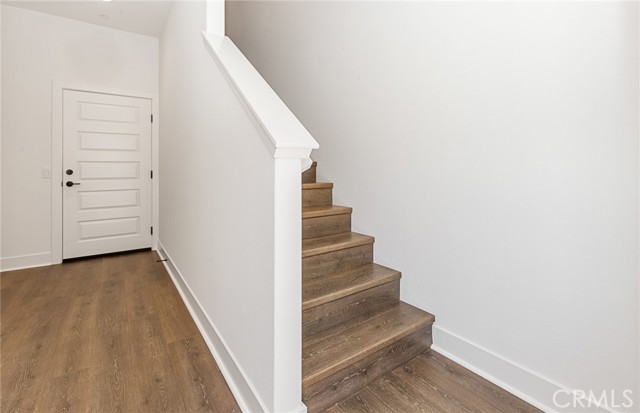 150 Bridle Drive, Burbank CA: https://media.crmls.org/medias/213700fe-3924-4461-8f31-5263bbd000e7.jpg
