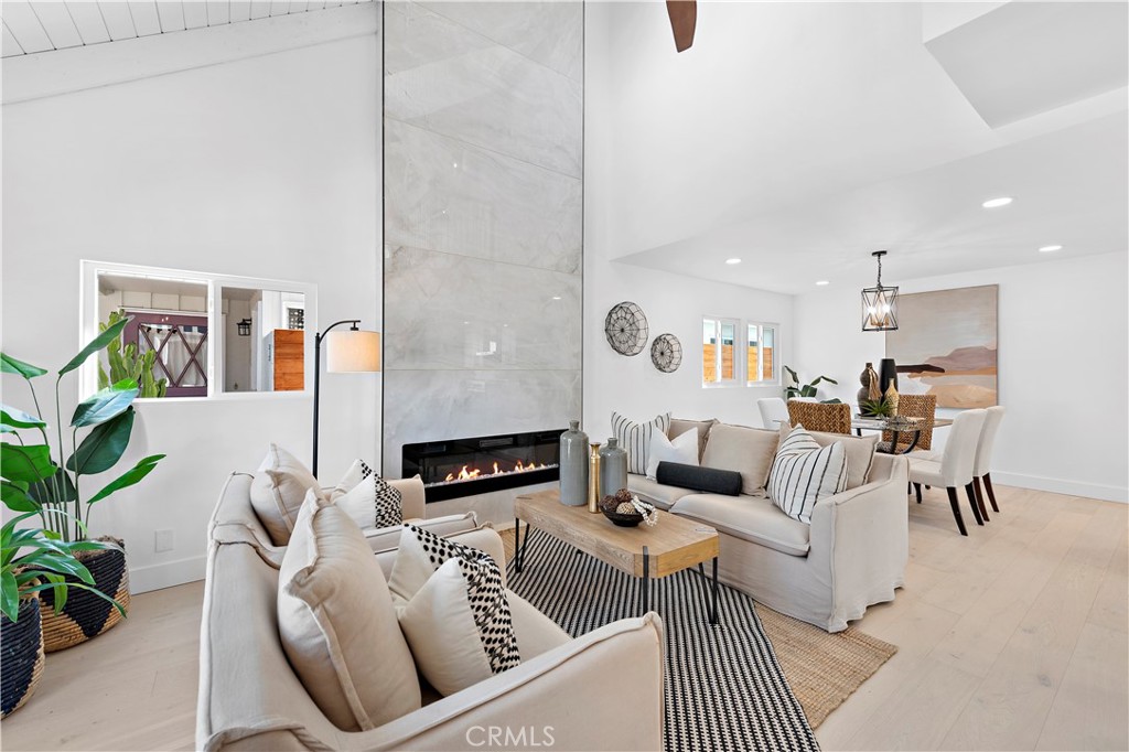 21374664 B30f 4dd8 9da2 Dec7e4aaff15