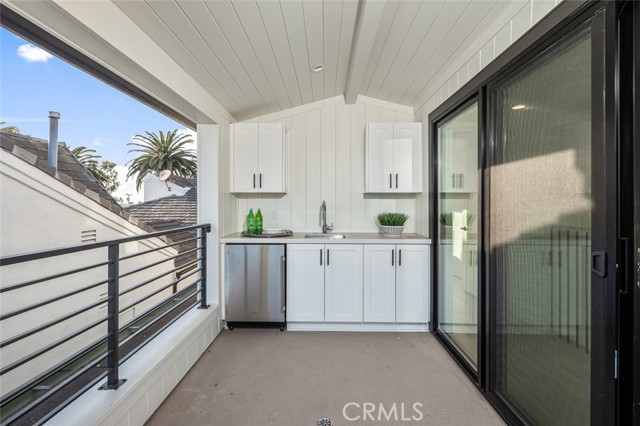 Detail Gallery Image 33 of 41 For 512 Marguerite Ave #B, Corona Del Mar,  CA 92625 - 2 Beds | 2/1 Baths