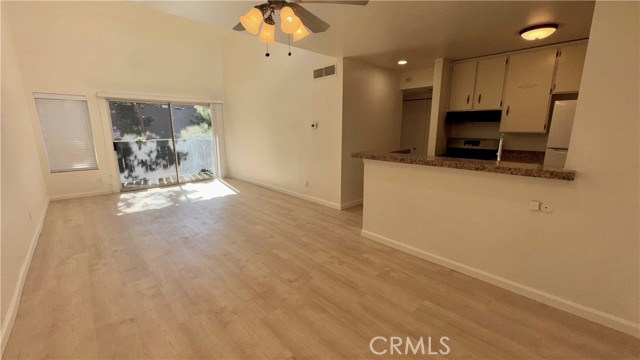 Detail Gallery Image 2 of 19 For 18645 Hatteras #208,  Tarzana,  CA 91356 - 1 Beds | 1 Baths