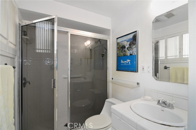 Detail Gallery Image 15 of 32 For 13943 Margate St, Sherman Oaks,  CA 91401 - 4 Beds | 3 Baths