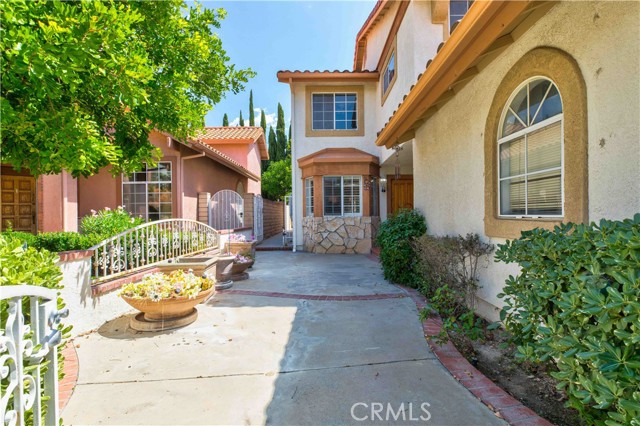 Detail Gallery Image 2 of 45 For 12022 Falcon Crest Way, Porter Ranch,  CA 91326 - 4 Beds | 2/1 Baths