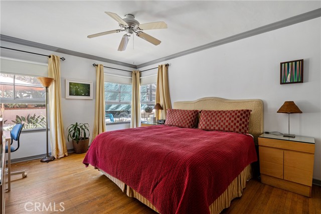 Detail Gallery Image 9 of 33 For 1701 Pier Ave, Santa Monica,  CA 90405 - 4 Beds | 2/1 Baths