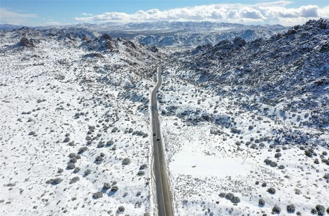 0 E Drive, Pioneertown CA: https://media.crmls.org/medias/2138e9d6-3044-4c25-b2b1-535d4d57970c.jpg