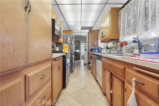 Detail Gallery Image 9 of 15 For 331 N Reese, Burbank,  CA 91506 - 3 Beds | 2 Baths