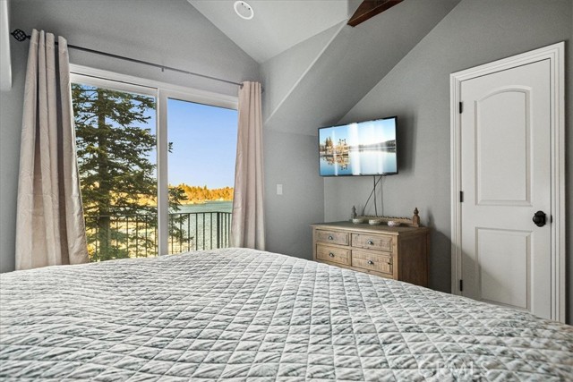 Detail Gallery Image 24 of 41 For 28906 Palisades Dr, Lake Arrowhead,  CA 92352 - 4 Beds | 3/1 Baths