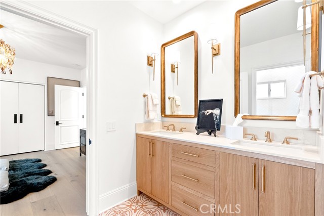 23477 Park Colombo, Calabasas CA: https://media.crmls.org/medias/213bb883-8509-4e97-af42-e20304bc0923.jpg