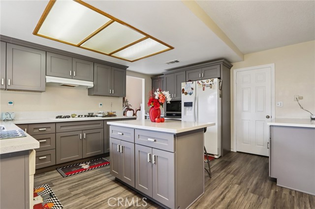 Detail Gallery Image 7 of 28 For 25821 via Kannela, Moreno Valley,  CA 92551 - 4 Beds | 3 Baths