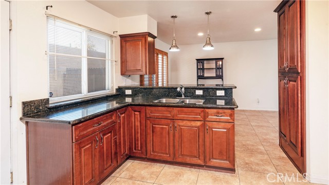 Detail Gallery Image 5 of 33 For 1408 N Elderberry Ave, Ontario,  CA 91762 - 3 Beds | 2/1 Baths