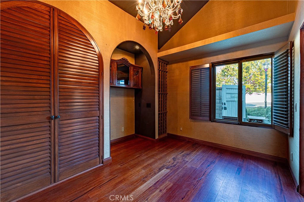 MLS #OC25254290 image #23