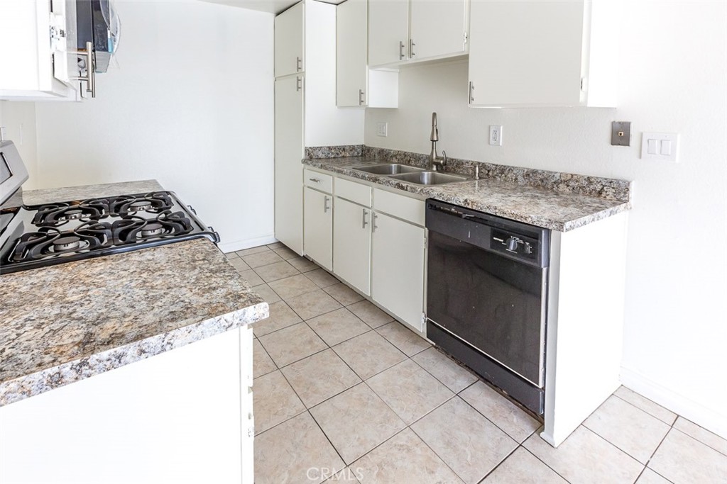 MLS #OC26119486 image #24