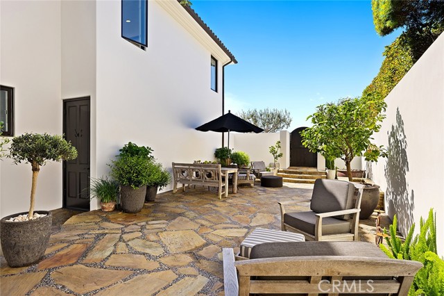 Detail Gallery Image 45 of 58 For 328 Emerald Bay, Laguna Beach,  CA 92651 - 4 Beds | 4/1 Baths