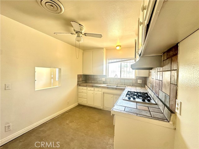 1185 Sapphire Place, Hemet CA: https://media.crmls.org/medias/213de7de-1fbc-4cd7-b904-9896b1787620.jpg