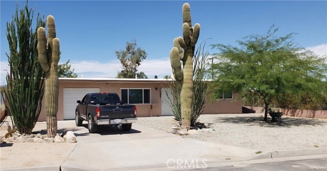 Detail Gallery Image 2 of 15 For 6790 Maude Adams Ave, Twentynine Palms,  CA 92277 - 2 Beds | 1 Baths