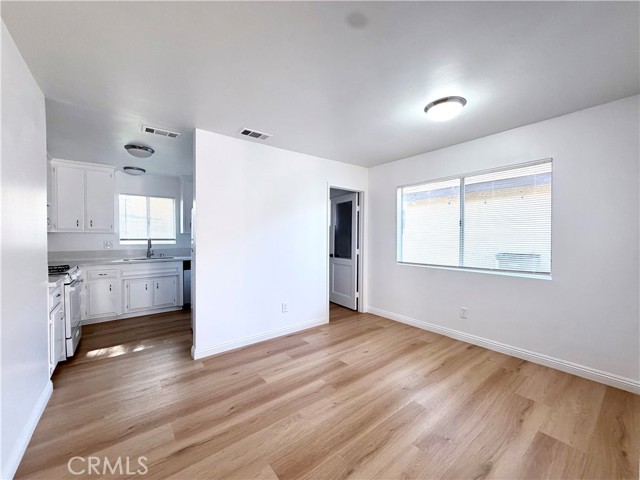 Detail Gallery Image 3 of 16 For 184 N Alessandro Ave #B,  San Jacinto,  CA 92583 - 2 Beds | 2 Baths