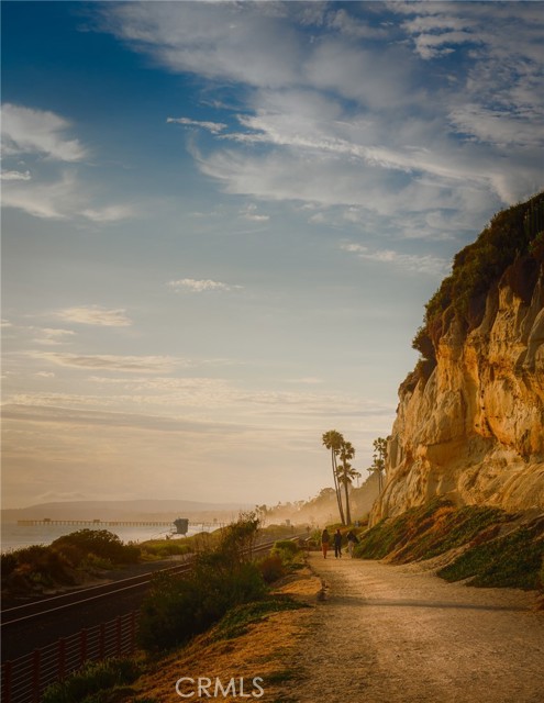 128 Esplanade, San Clemente CA: https://media.crmls.org/medias/213ecfaa-1da0-4e0e-b82d-7f2729cb09a8.jpg