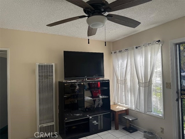 Detail Gallery Image 3 of 3 For 10208 Los Angeles St, Los Angeles,  CA 90003 - 2 Beds | 2 Baths