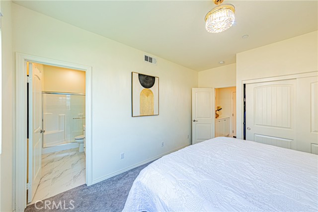 4040 S Bowery Place, Ontario CA: https://media.crmls.org/medias/21407ef2-3038-4906-bfb0-c43bd950be33.jpg