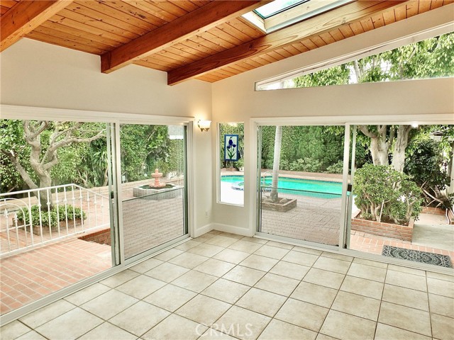 5510 E La Pasada E Street, Long Beach CA: https://media.crmls.org/medias/214307a2-39b7-4c45-80df-de1704bf88b0.jpg
