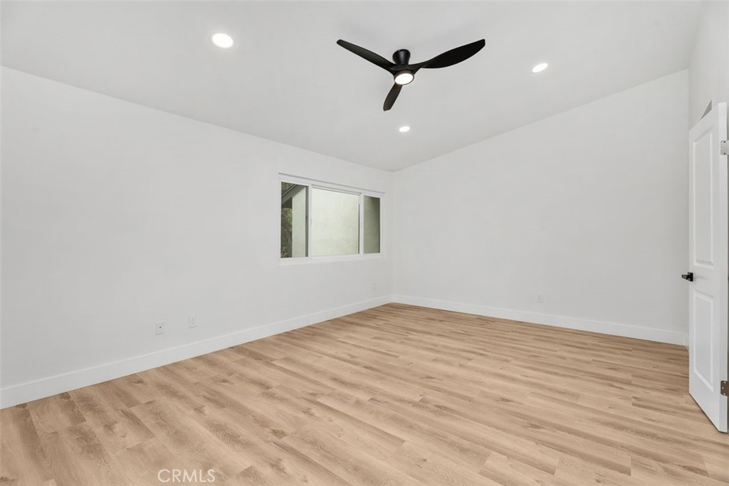 MLS #OC25225891 image #31