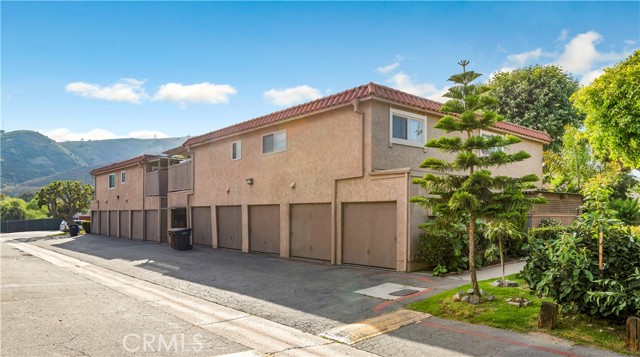 26422 Paseo Carmel, San Juan Capistrano CA: https://media.crmls.org/medias/2144b6aa-03e7-49d1-8359-16ccb583fe30.jpg
