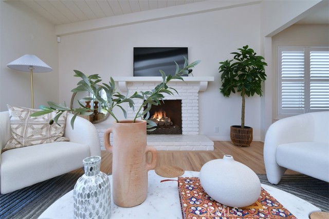 Detail Gallery Image 8 of 42 For 12614 Morrison St, Valley Village,  CA 91607 - 4 Beds | 3 Baths