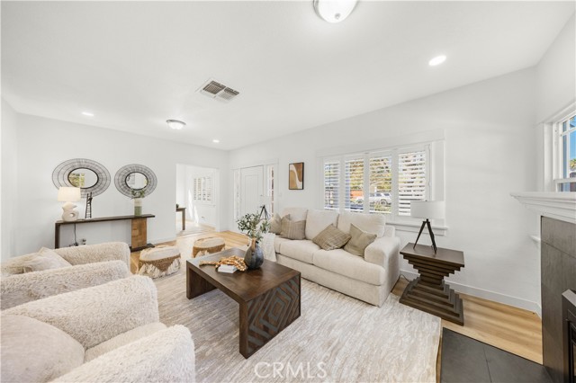 Detail Gallery Image 5 of 35 For 332 Chester Pl, Pomona,  CA 91768 - 4 Beds | 2 Baths