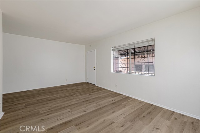 Detail Gallery Image 5 of 21 For 118 S Manhattan Pl #6,  Los Angeles,  CA 90004 - 1 Beds | 1 Baths