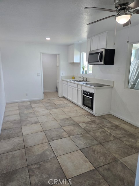 Detail Gallery Image 8 of 19 For 902 Boxwood Ln, Lemoore,  CA 93245 - 3 Beds | 2 Baths