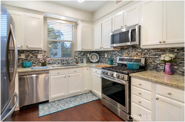 2 Hinterland Way, Ladera Ranch CA: https://media.crmls.org/medias/2146cde1-b7e0-4dec-8abe-8f5ac7a160e4.jpg