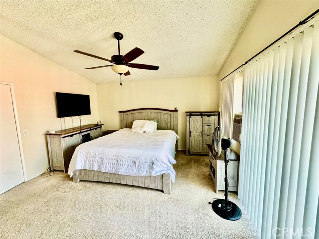 11308 Sherwood Court, Fontana CA: https://media.crmls.org/medias/21475806-e52d-47d7-8fd3-25fd516cefb2.jpg