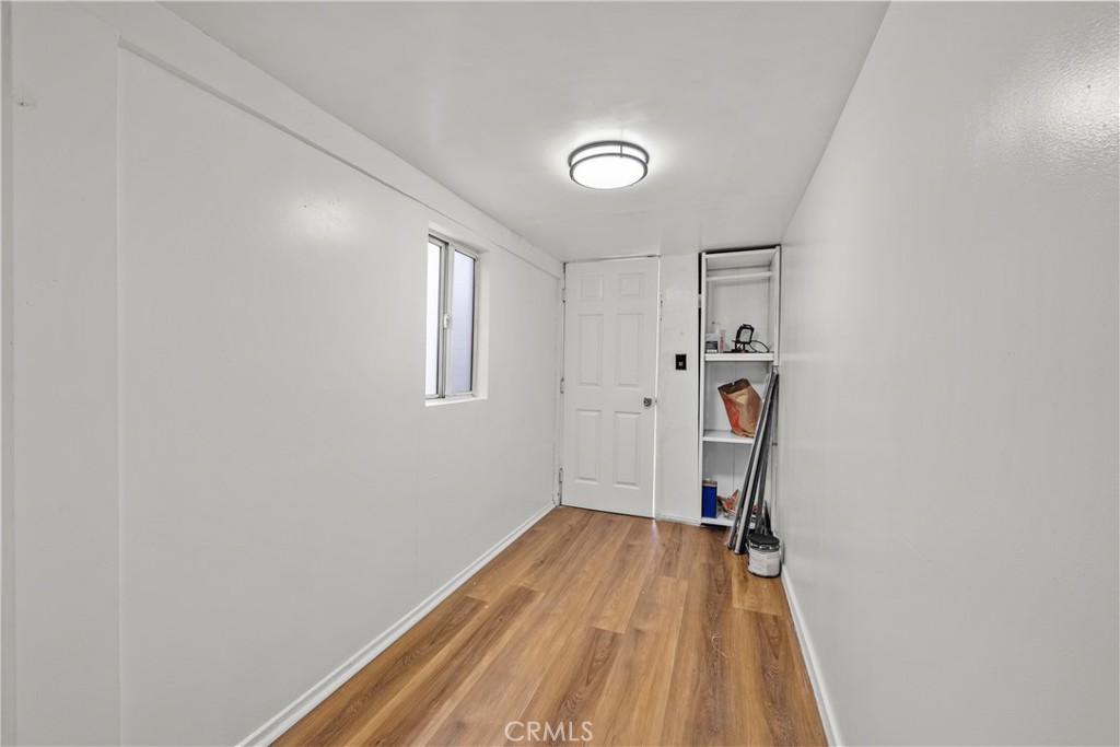 https://media.crmls.org/medias/214835df-c070-4200-89a9-1174a87ae795.jpg?preset=X-Large