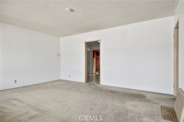 5223 Montair Avenue, Lakewood CA: https://media.crmls.org/medias/214898c7-9257-4a31-89ac-4a226b4f9e99.jpg