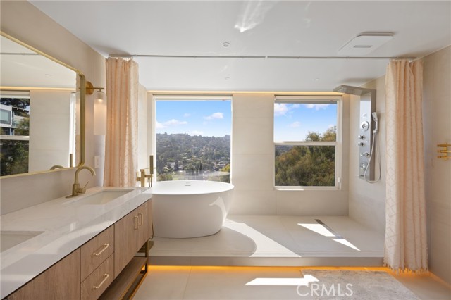 Detail Gallery Image 34 of 75 For 3233 Tareco Dr, Los Angeles,  CA 90068 - 4 Beds | 3/1 Baths