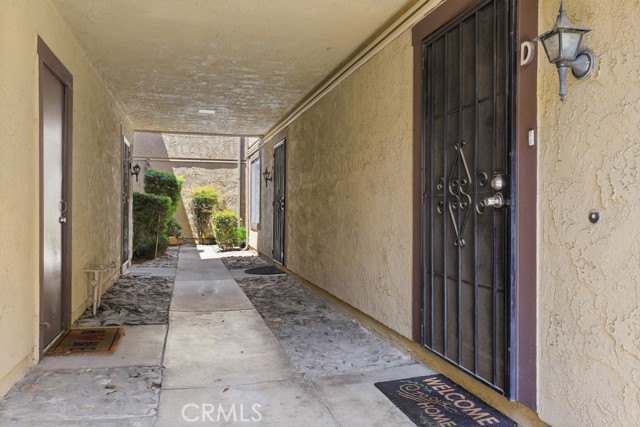 Detail Gallery Image 5 of 36 For 9431 Shadowood Dr #D,  Montclair,  CA 91763 - 2 Beds | 1/1 Baths