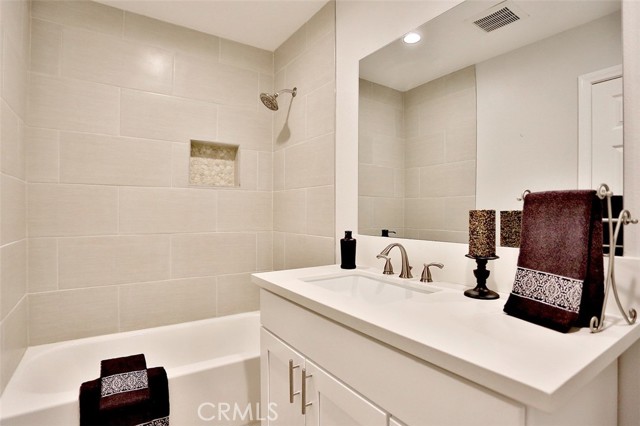 MLS #OC25265040 image #16